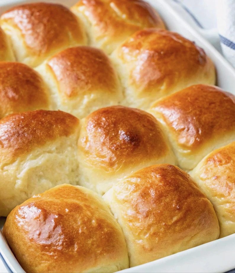 Six yeast buns